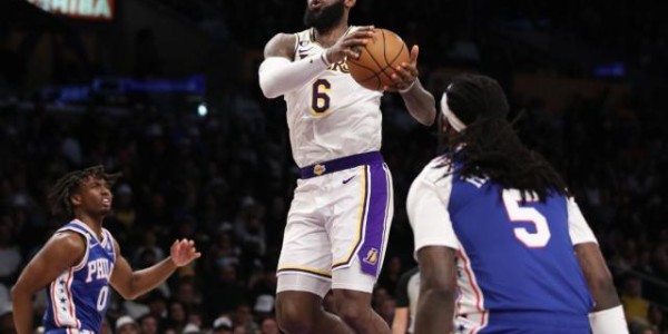 yl23455永利官网-连续两场倒在最后争议时刻，詹姆斯遭遇新“里程悲”