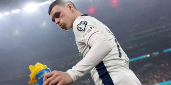 yl23455永利官网-还是南门味！图赫尔三狮首战，福登挨骂最多