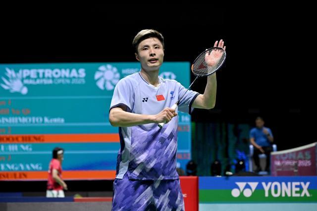 （体育）（2）羽毛球——马来西亚公开赛：石宇奇晋级第二轮XxjpseC007140_20250107_PEPFN0A001.jpg